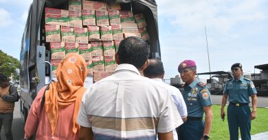 Peduli Korban Banjir, Lantamal VI Makassar Salurkan Bantuan Logistik ke Kabupaten Luwu