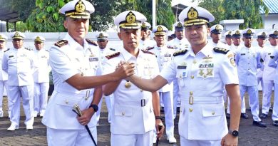 Tongkat Komando Komandan Kapal Perang KRI Badau-841 Satrol Lantamal VI Diserahterimakan
