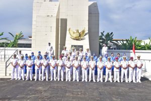Sambut HUT Ke-75 Tahun 2025, Lantamal VI Laksanakan Ziarah Rombongan di TMP Panaikang Makassar